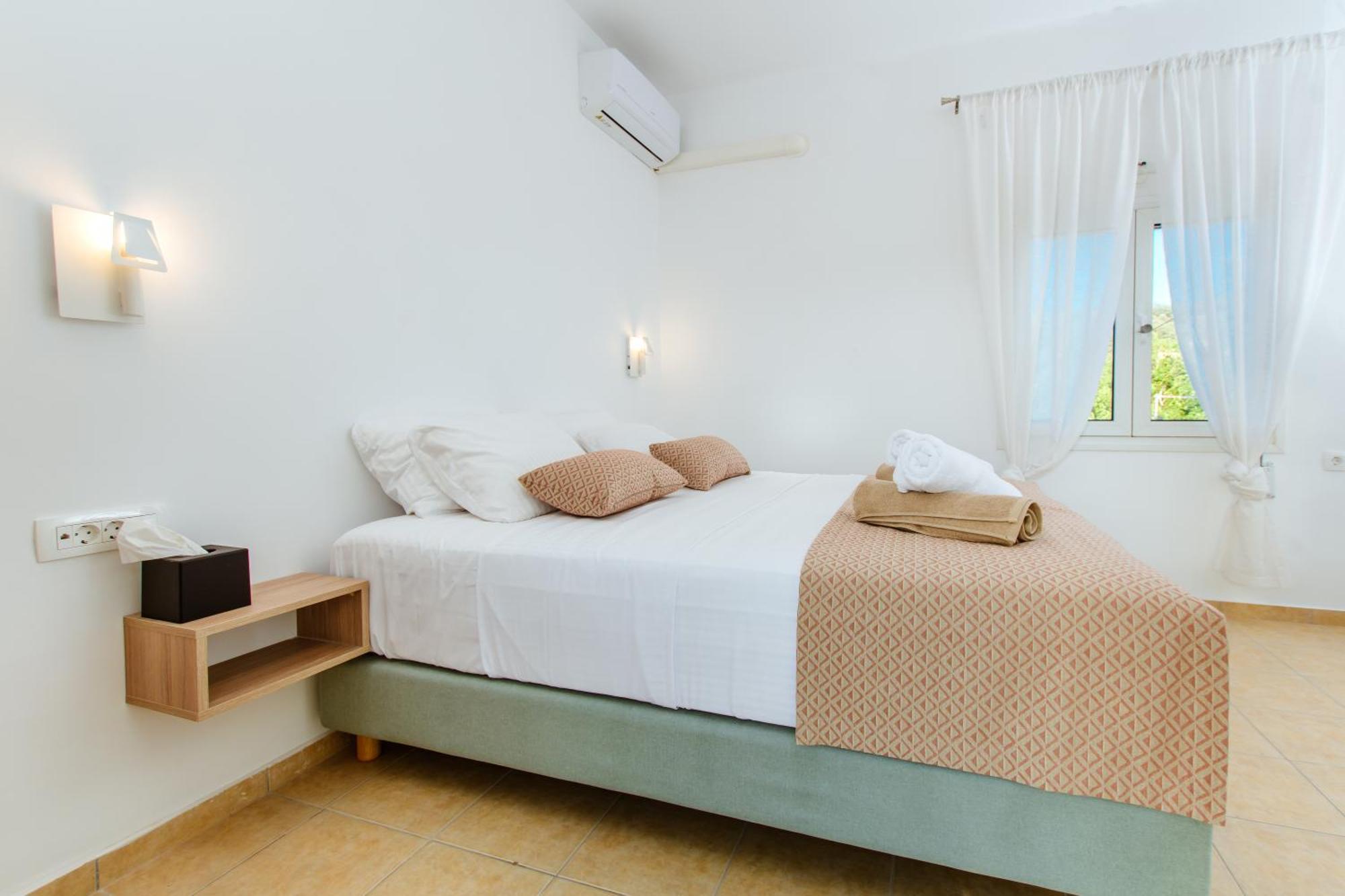 Kilada Village Retreat Jacuzzi - Parking - Garden *