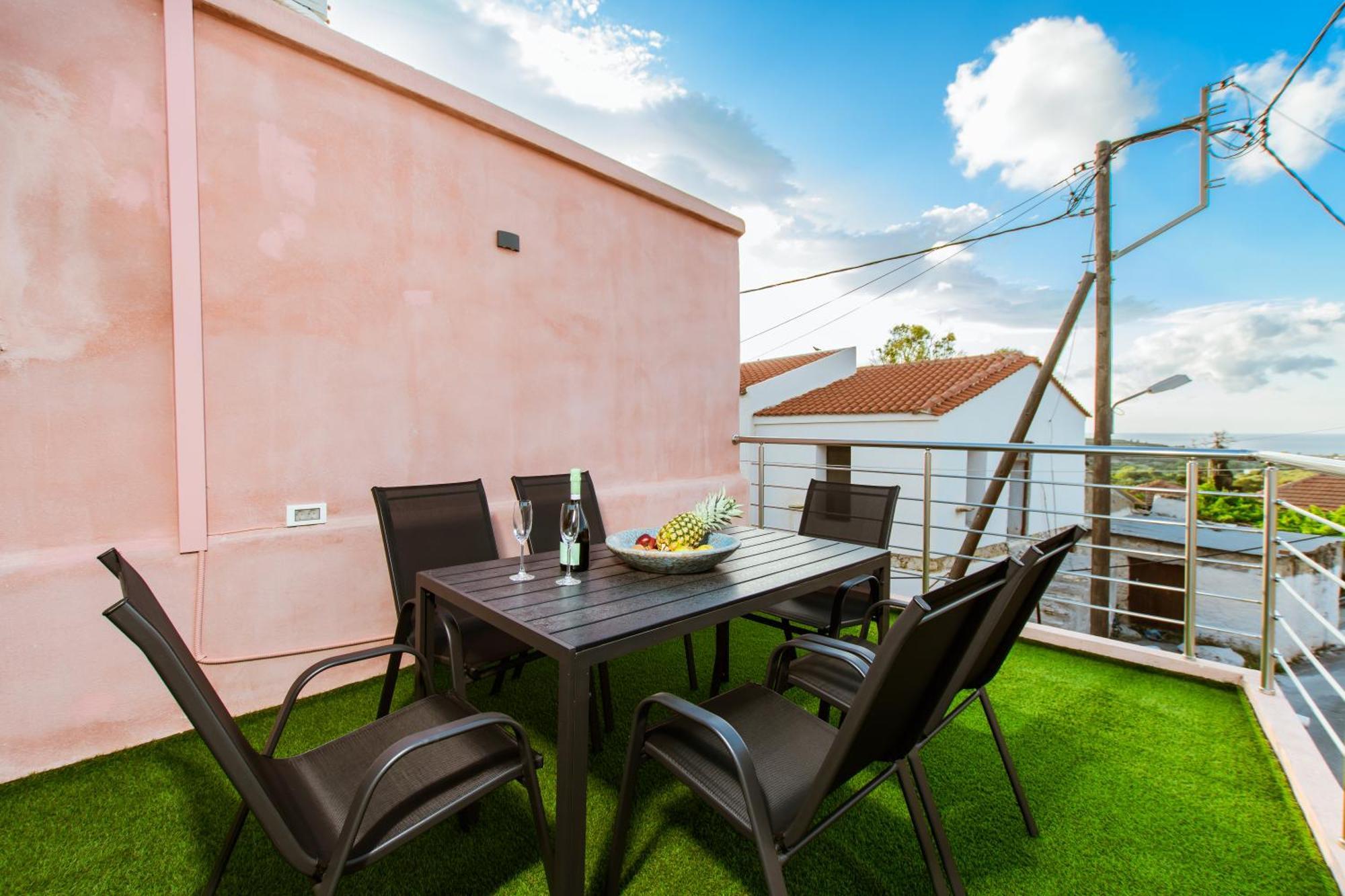 Kilada Village Retreat Jacuzzi - Parking - Garden *