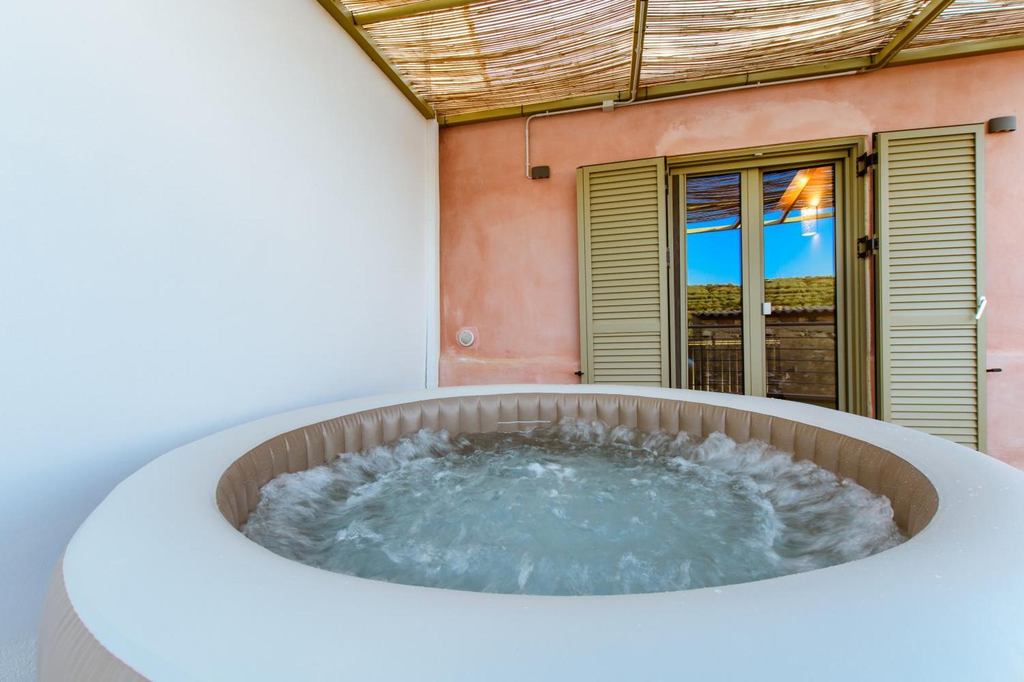 Holiday home Kilada Village Retreat Jacuzzi - Parking - Garden *