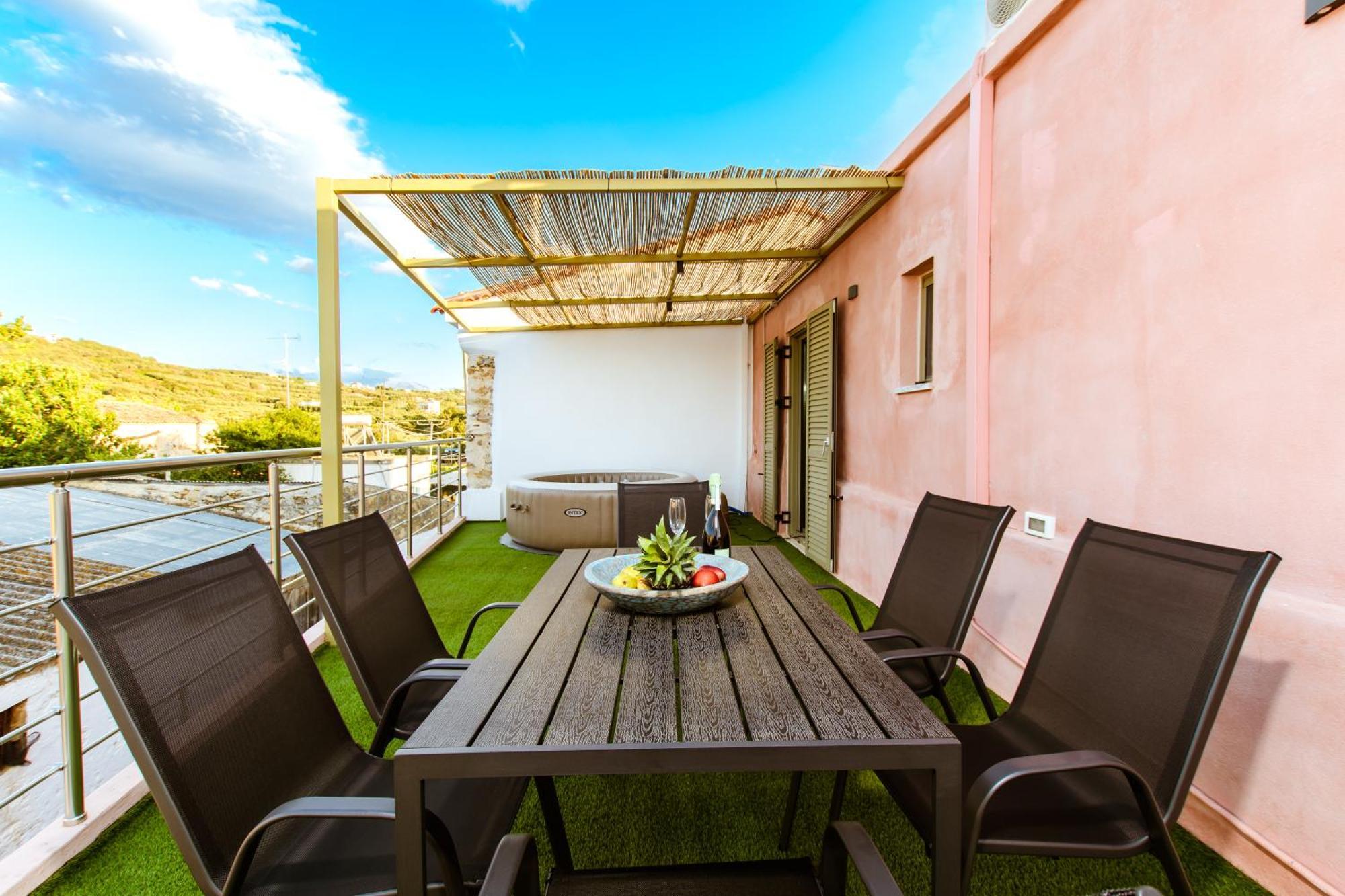Kilada Village Retreat Jacuzzi - Parking - Garden *