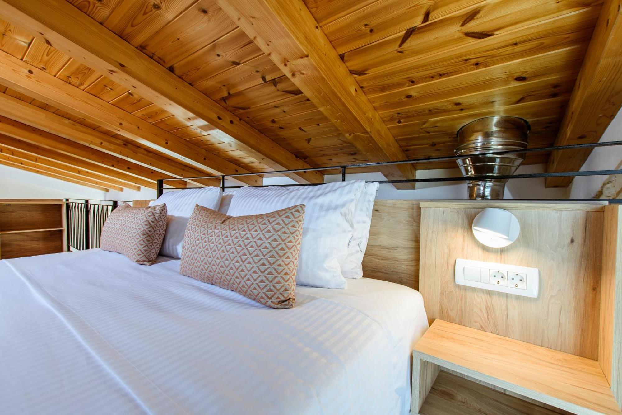 Holiday home Kilada Village Retreat Jacuzzi - Parking - Garden *